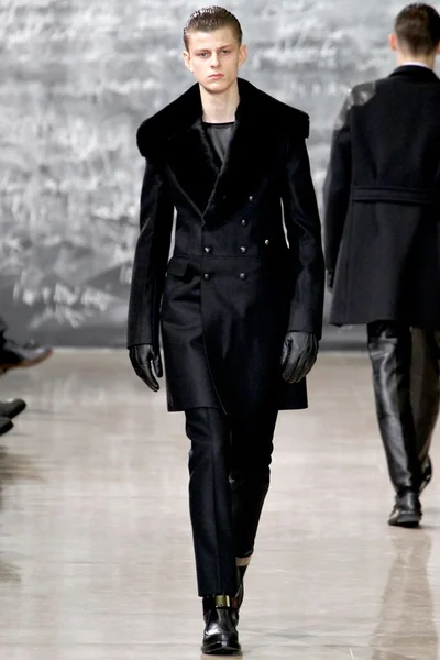 Look 8